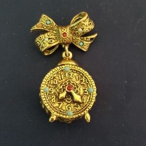 Vintage clock pin